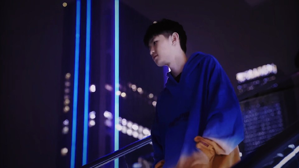 一样全力以